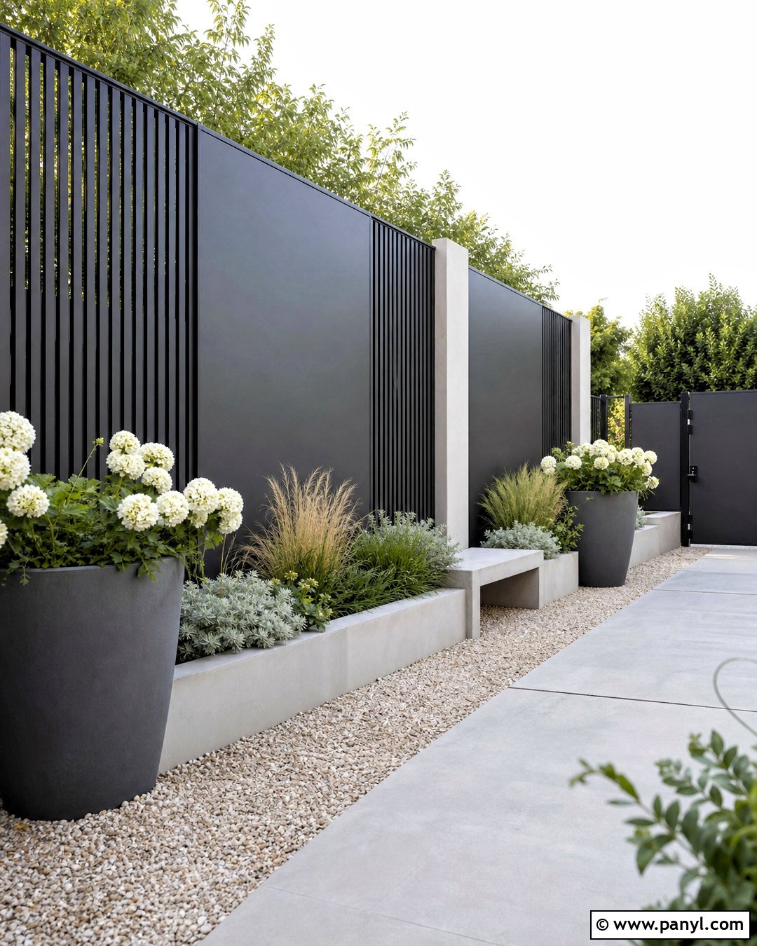 Black Metal Yard Wall - 20 yard wall design ideas