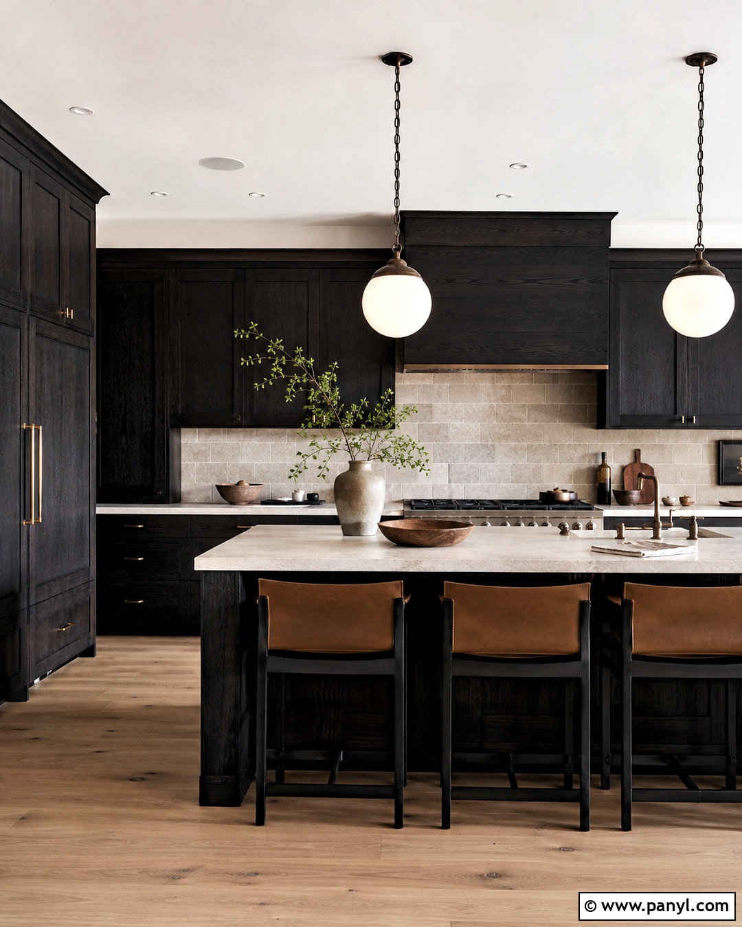Black Oak Kitchen - 20 black kitchen inspiration ideas
