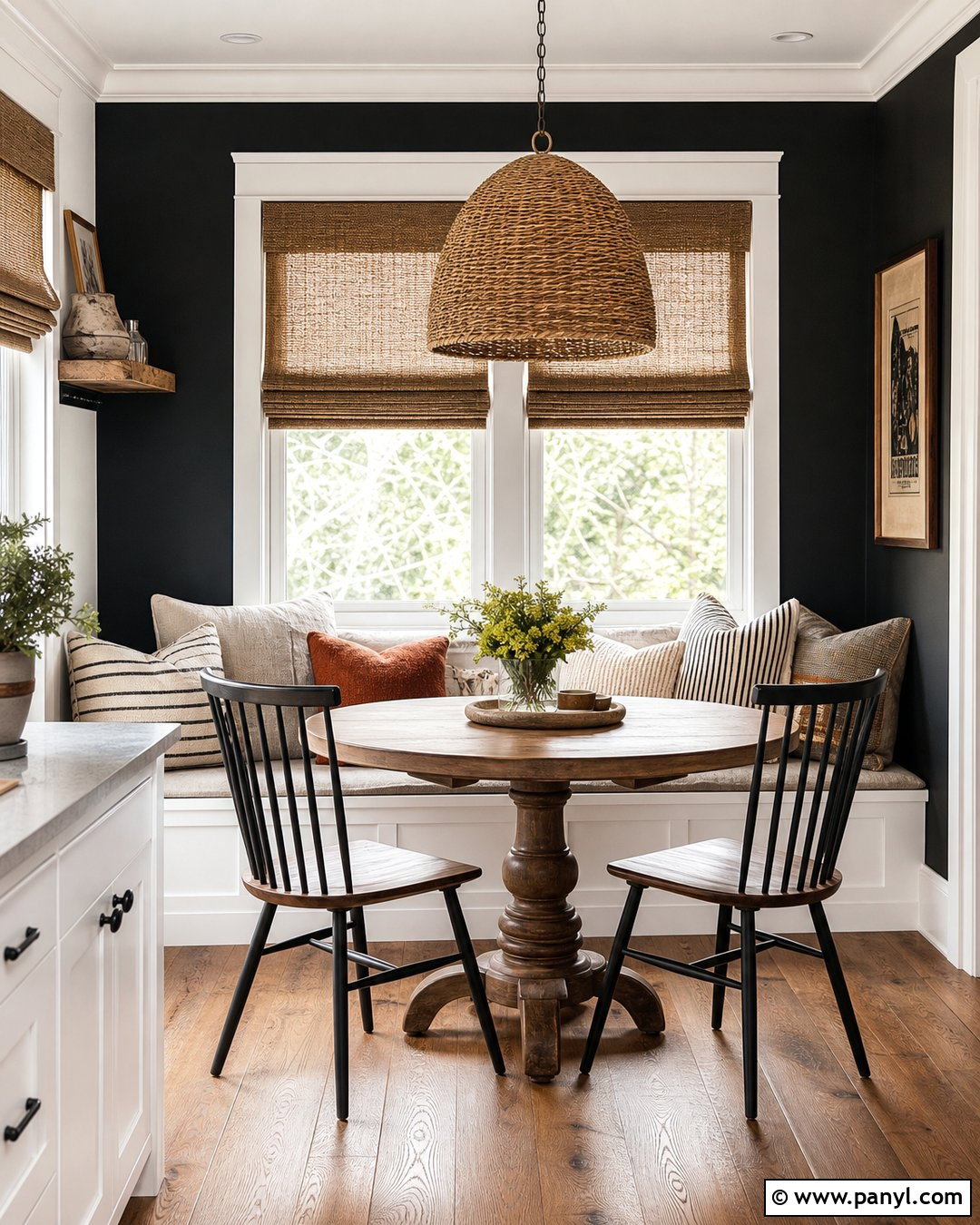 Black Wall Breakfast Nook With White Trim - 20 Black Wall With White Trim Ideas