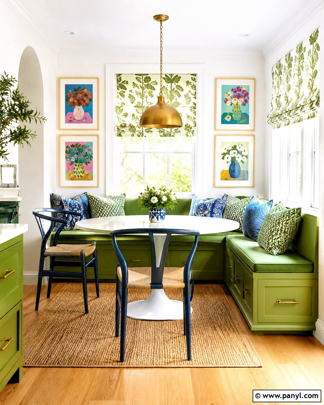 Cobalt Blue And Leaf Green Breakfast Nook - 20 blue and green interior design ideas