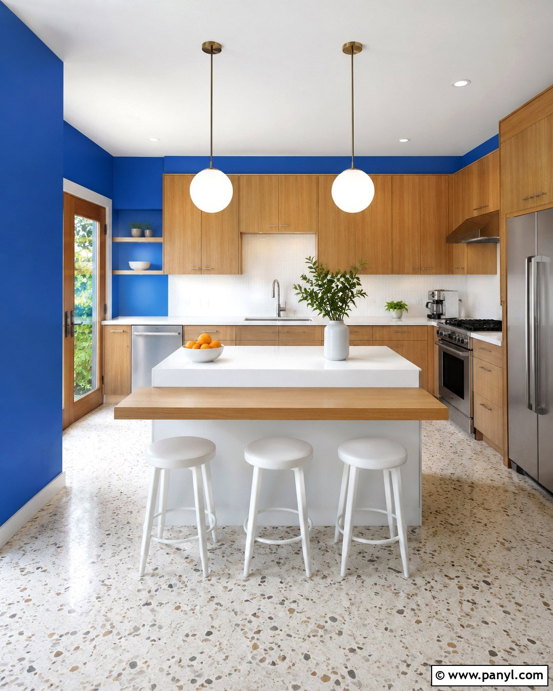Cobalt Blue Walls With Light Oak Cabinets - 20 Blue Walls Oak Cabinets