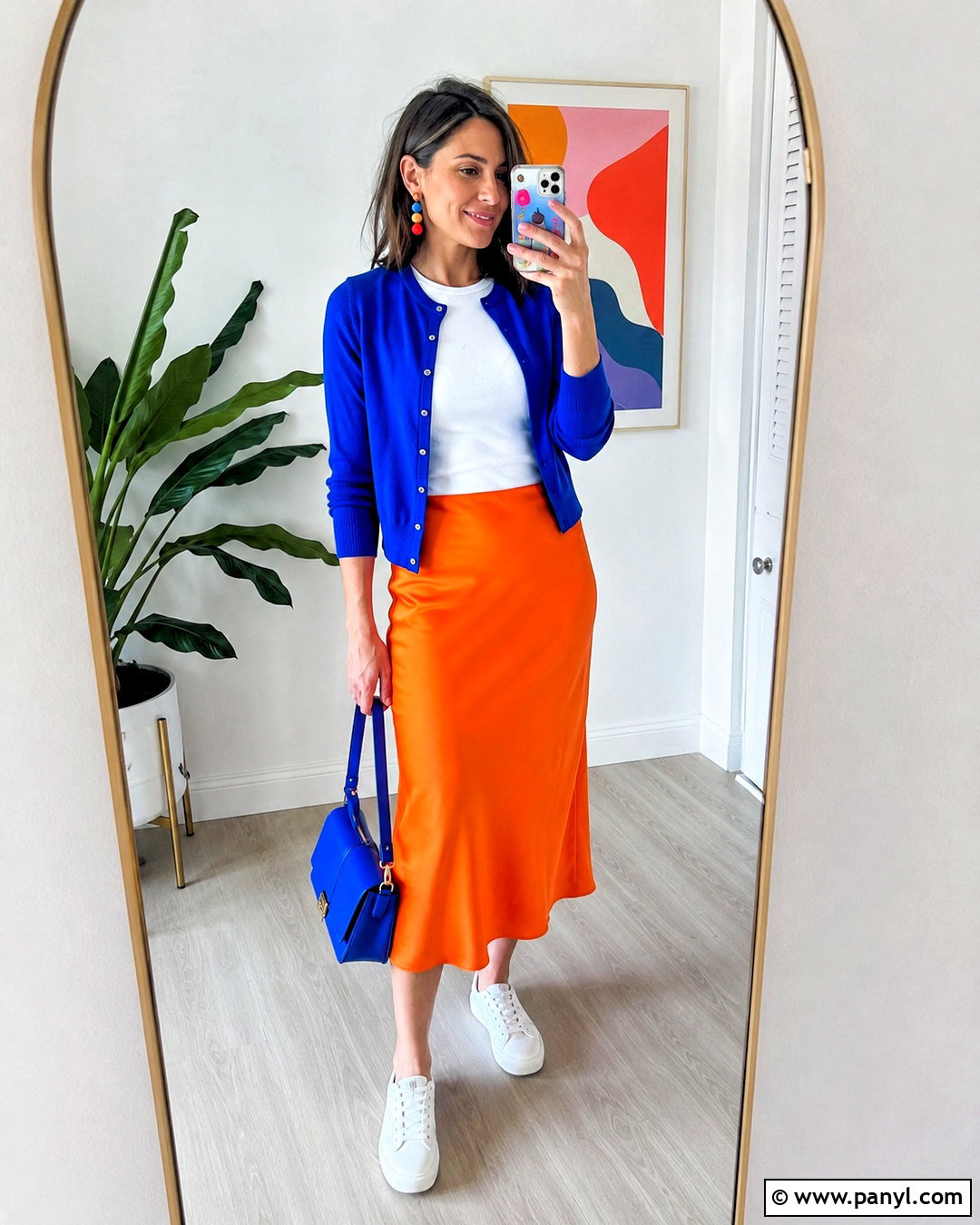 Colorful Mirror Selfie - 20 mirror selfie ideas