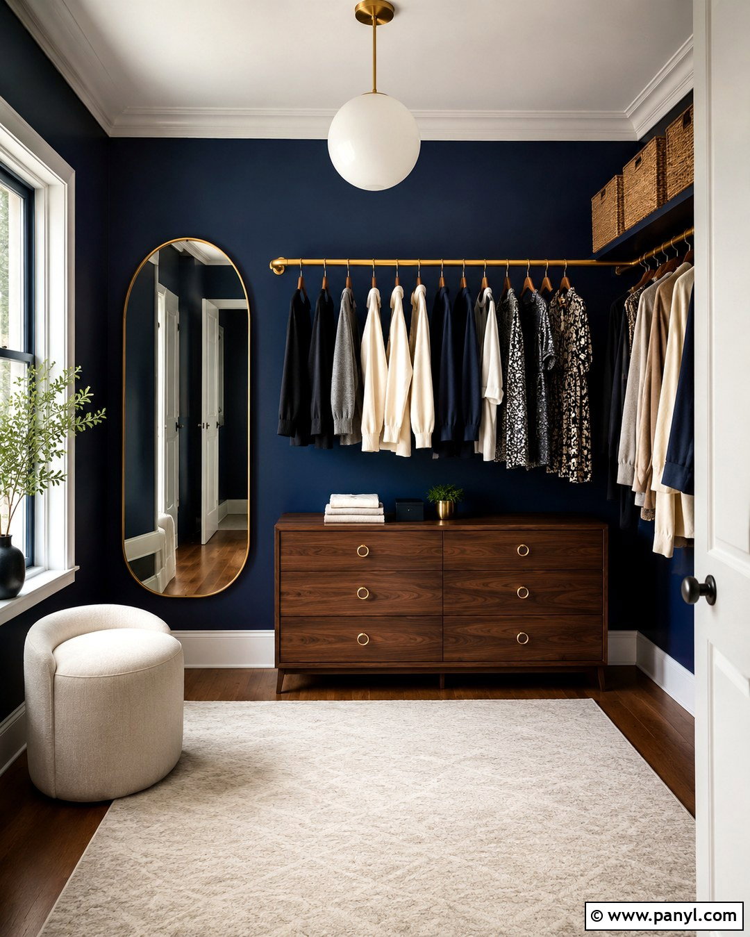 Dark Blue Dressing Room Wall With Gold Rail - 20 Dark Blue Wall With Gold Accents