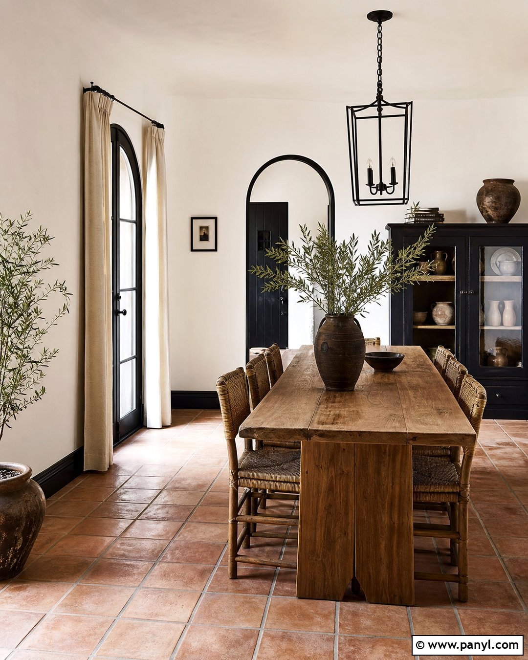 Ebony Skirting Boards In A Mediterranean Dining Room - 35 Dark Skirting Boards Light Walls