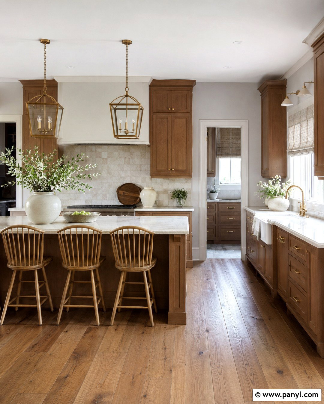 Farmhouse Kitchen With Light Grey Walls And Brown Cabinets - 20 Light Grey Kitchen Walls Brown Cabinets