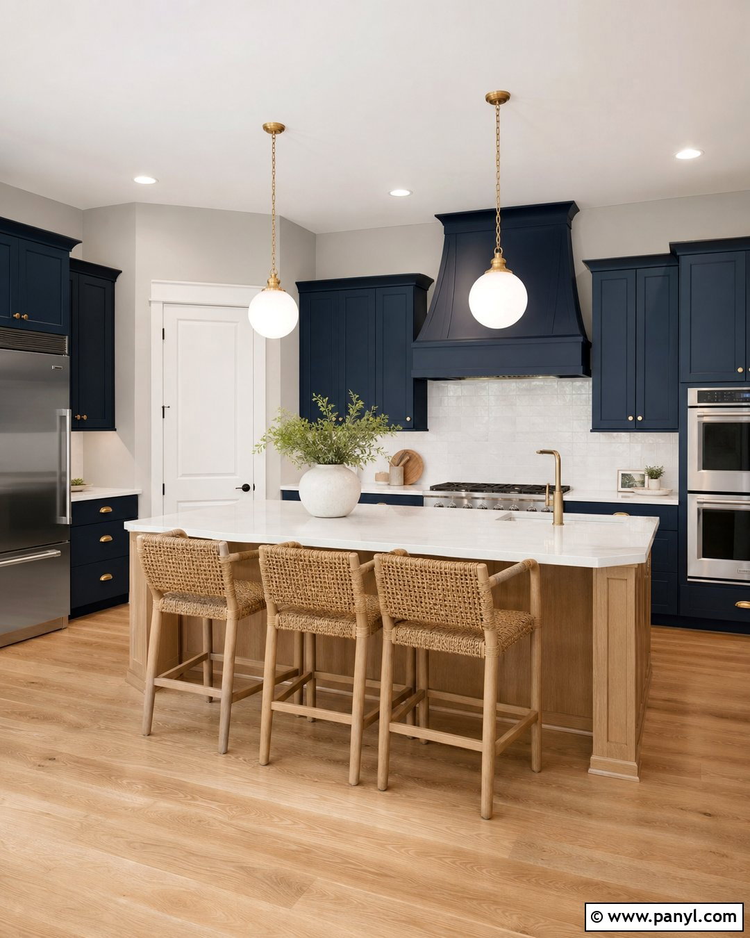 Gray Kitchen Walls With Navy Cabinets - 20 Best Gray Kitchen Wall Color Ideas
