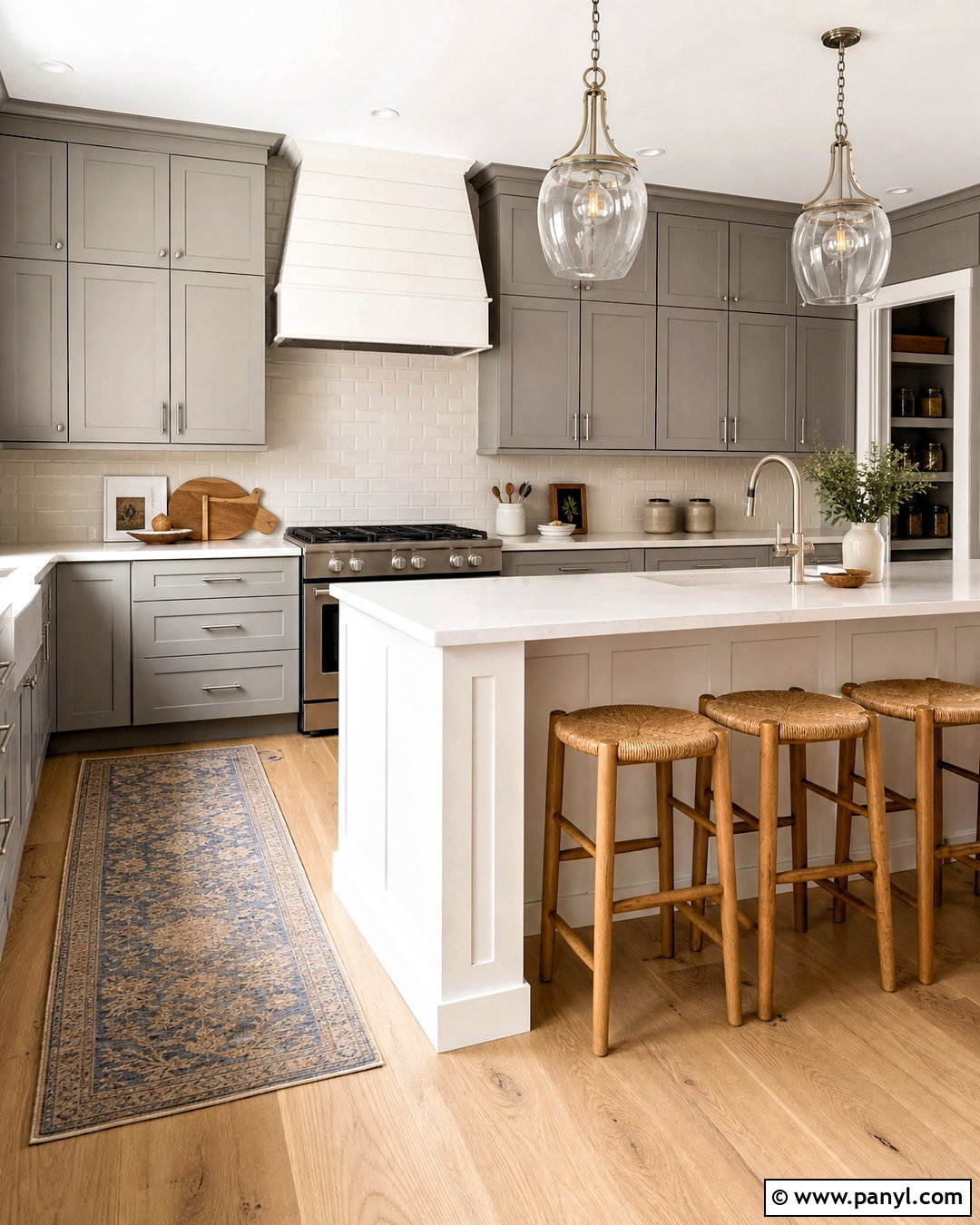Grey And White Kitchen - 20 grey home interiors