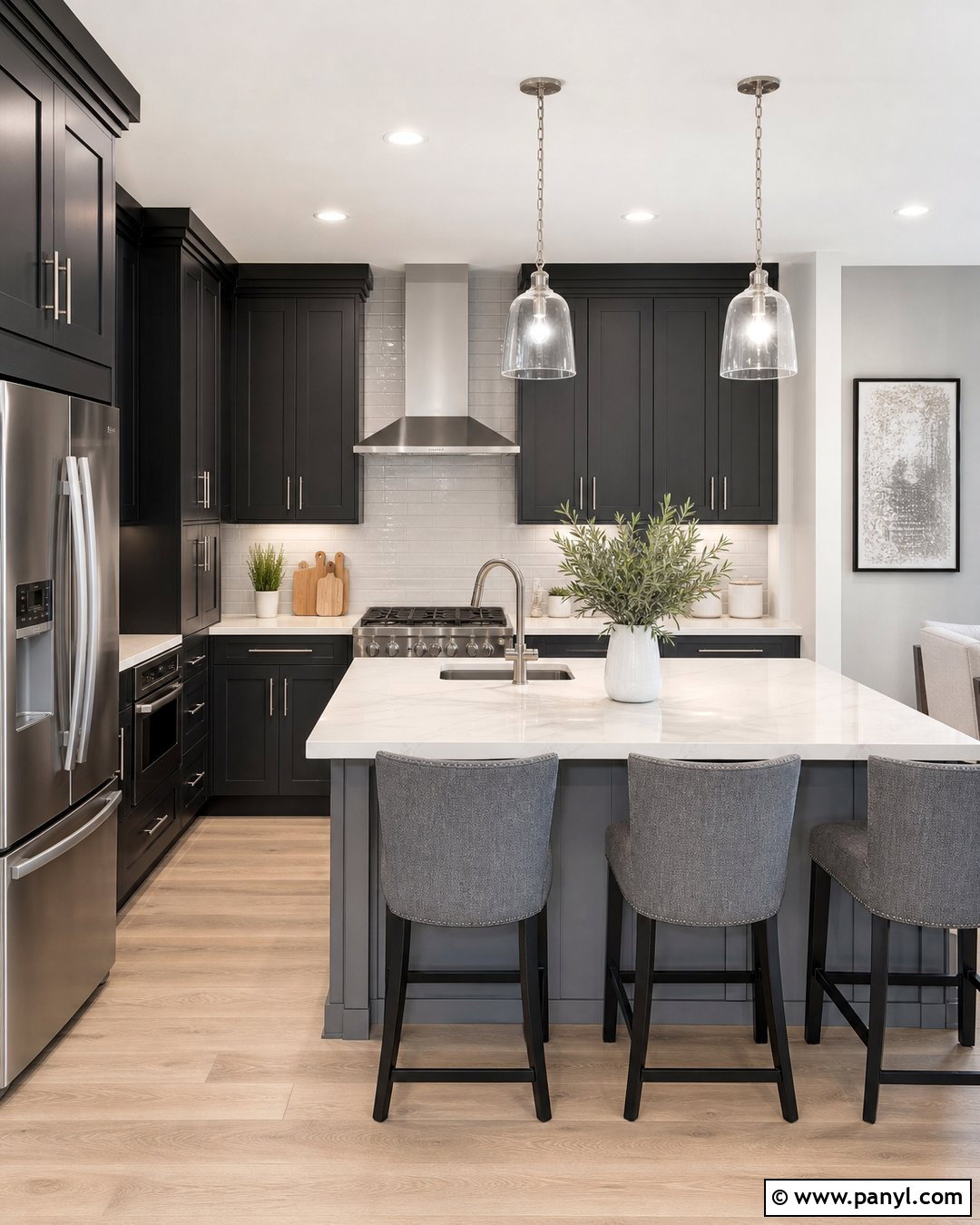 Grey Walls With Black Cabinets And Silver Hardware - 25 Grey Walls Black Cabinets