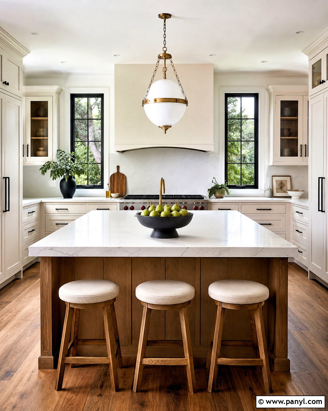 Kitchen Island With a Pedestal Bowl - 20 center island decor ideas