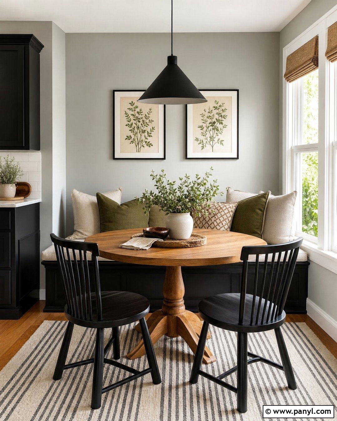 Light Gray Breakfast Nook With Black Bench - 20 Light Gray Walls With Black Furniture Ideas