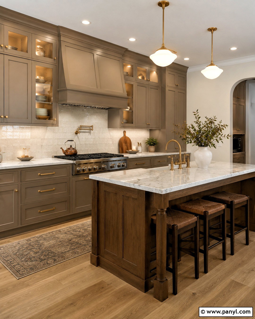 Mocha Shaker Kitchen With Cream Backsplash - 20 mocha kitchen ideas