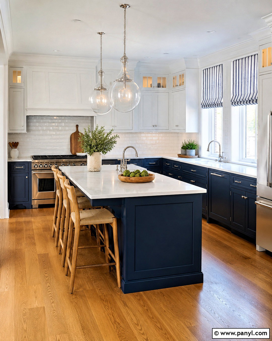 Navy Blue And White Kitchen - 20 kitchen color themes
