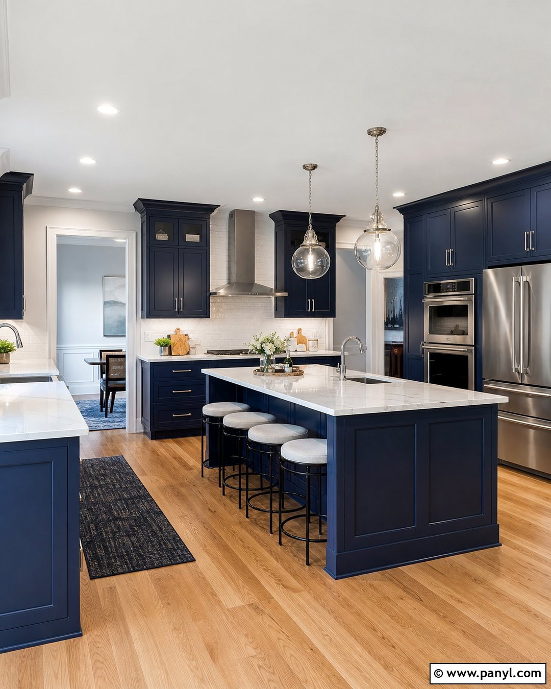 Navy Blue Cabinets With Soft White Walls - 20 Kitchen Cabinet And Wall Paint Ideas