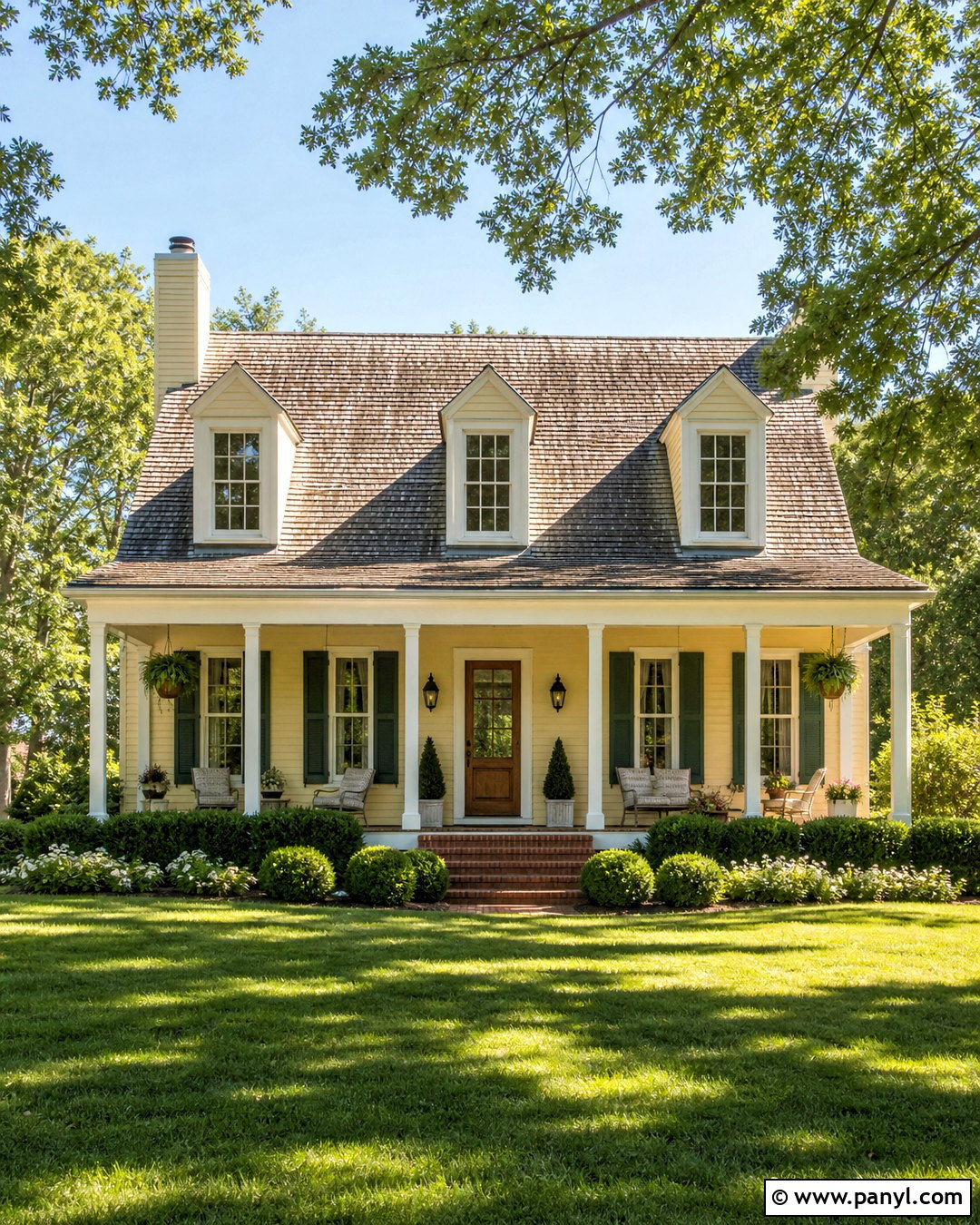 Pale Yellow Farmhouse Exterior - 20 exterior farmhouse paint colors
