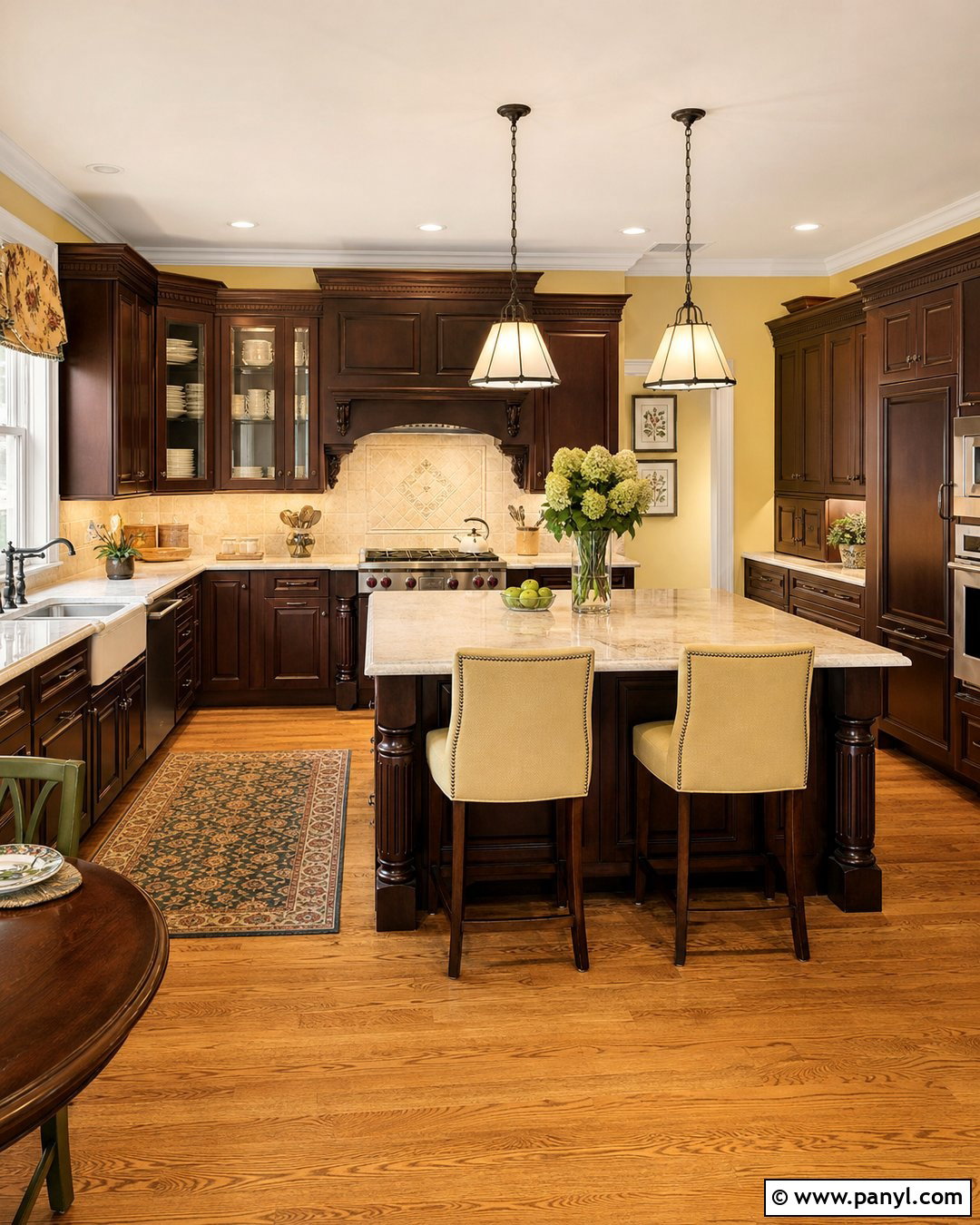 Pale Yellow Traditional Kitchen With Dark Cabinets - 20 Pale Yellow Kitchen Walls With Dark Cabinets