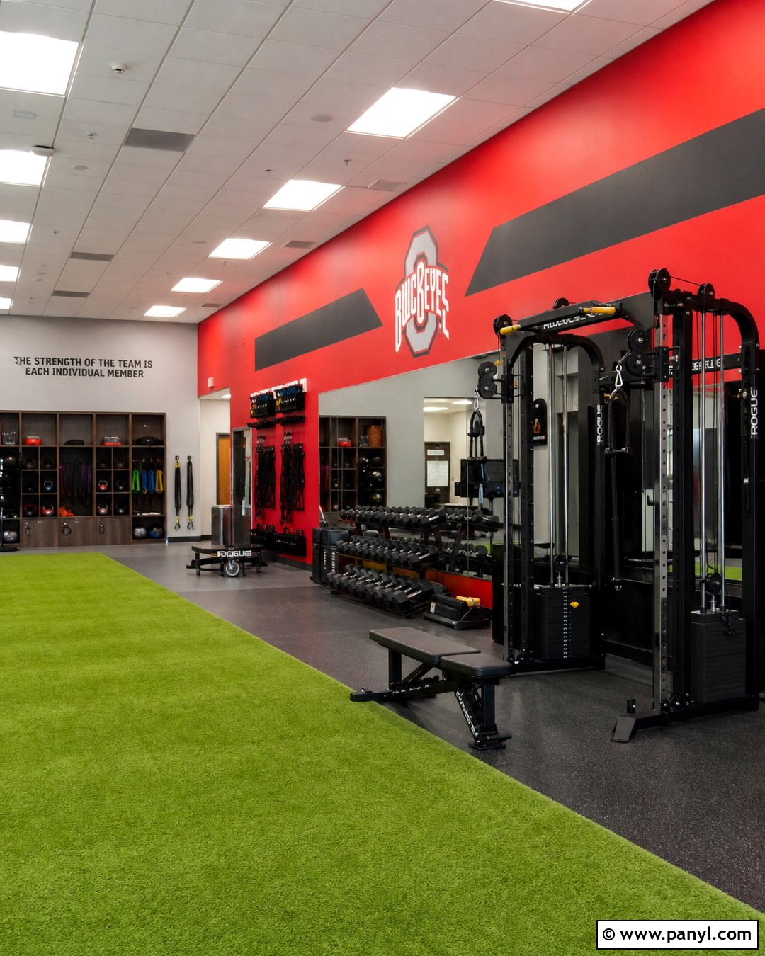 Red Accent Wall Sports Gym - 20 Red Accent Wall Gym Ideas