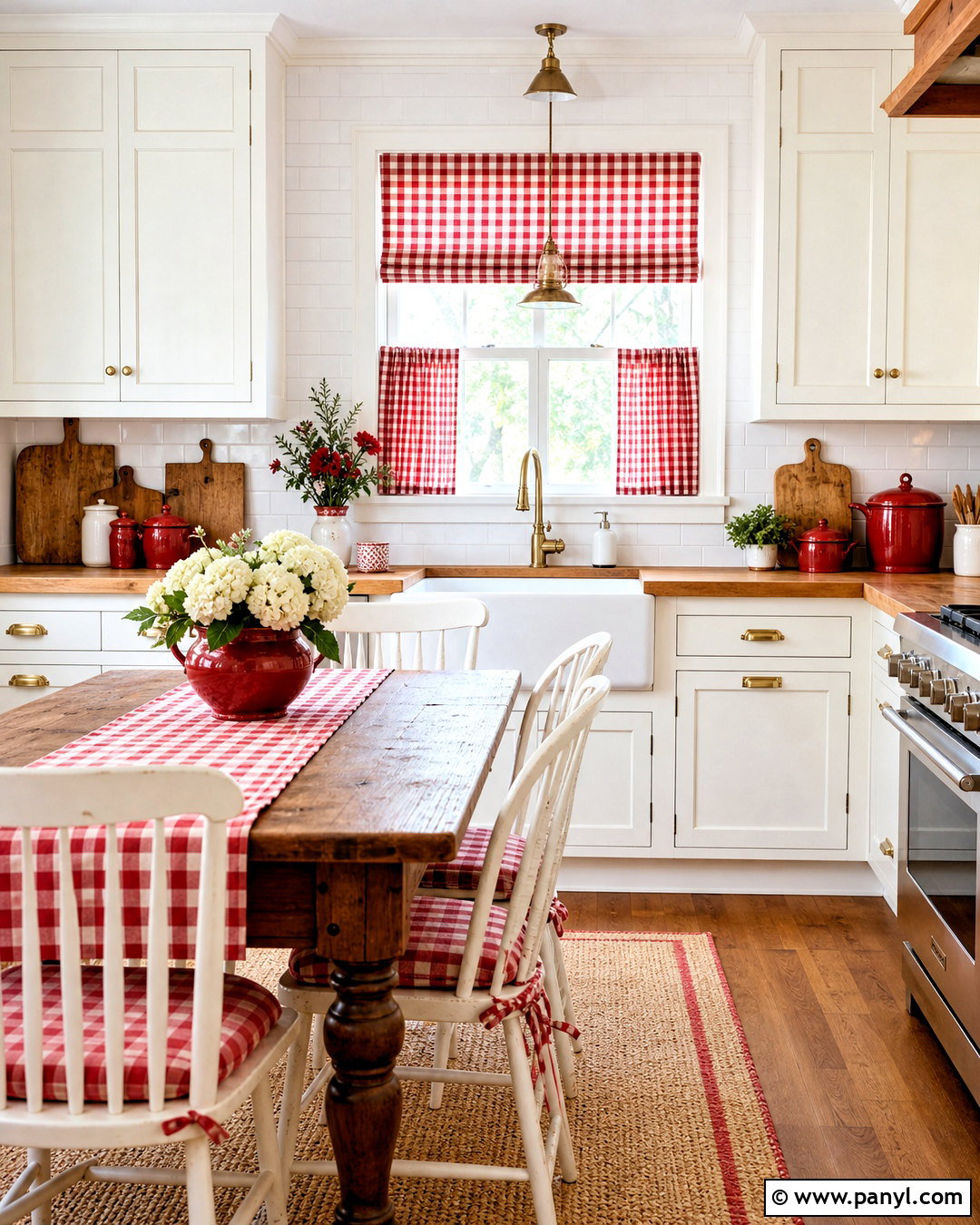 Red Gingham Kitchen - 20 gingham decor ideas