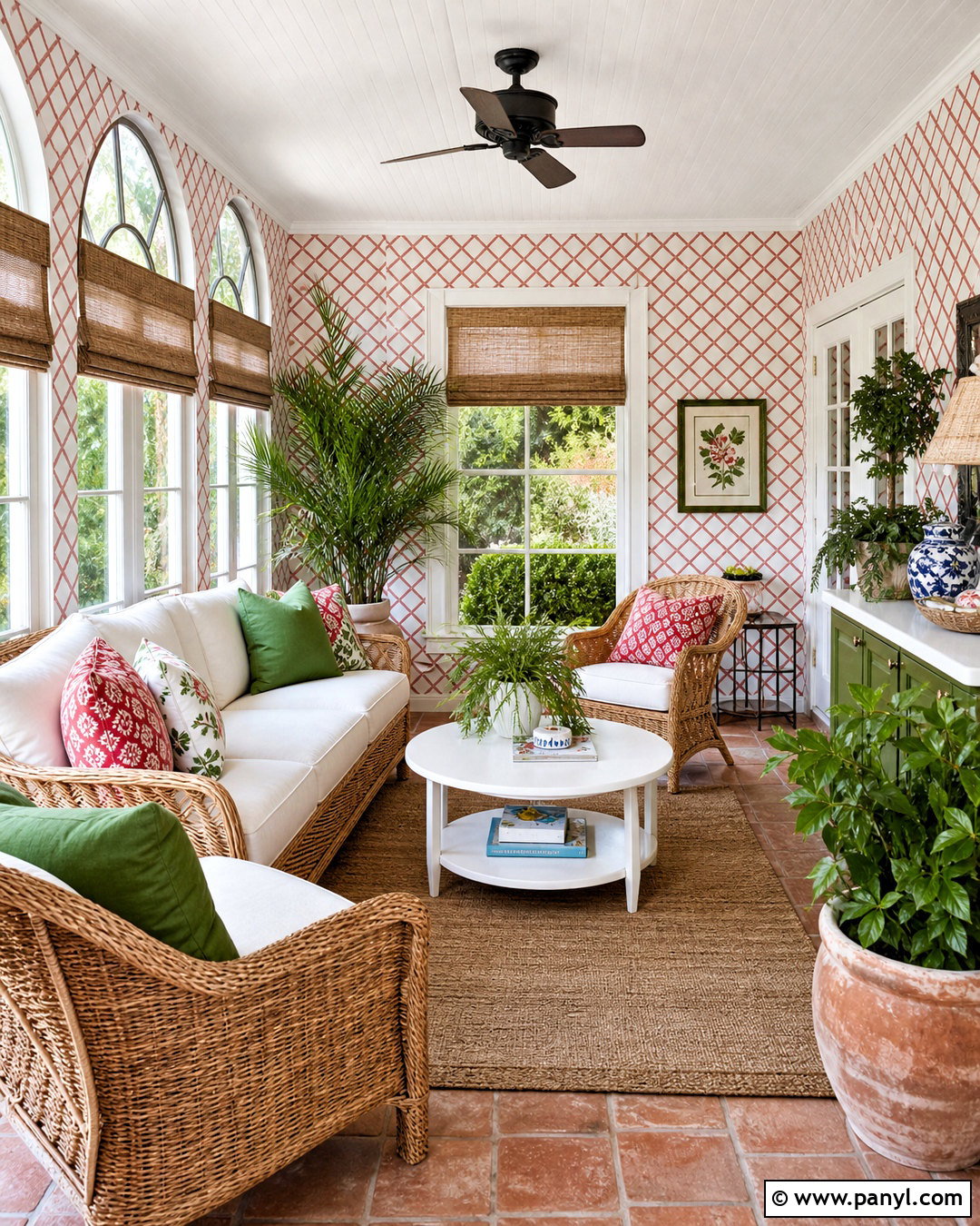 Red Trellis Wallpaper Sunroom - 20 red patterned background decor ideas