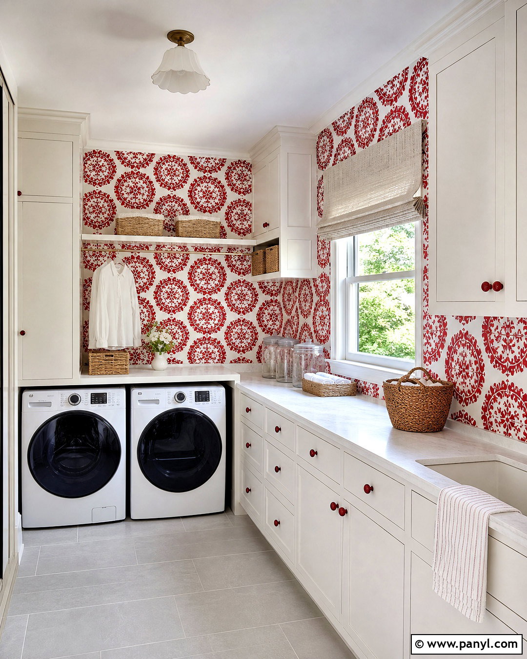 Scalloped Red And White Damask Pattern - 20 red and white damask patterns