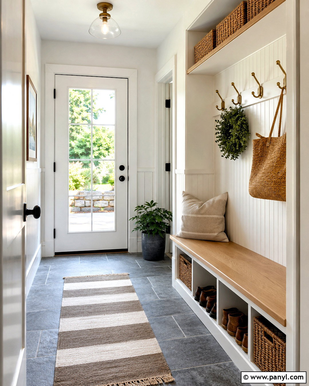 Small Cottage Mudroom - 20 cottage mudroom ideas