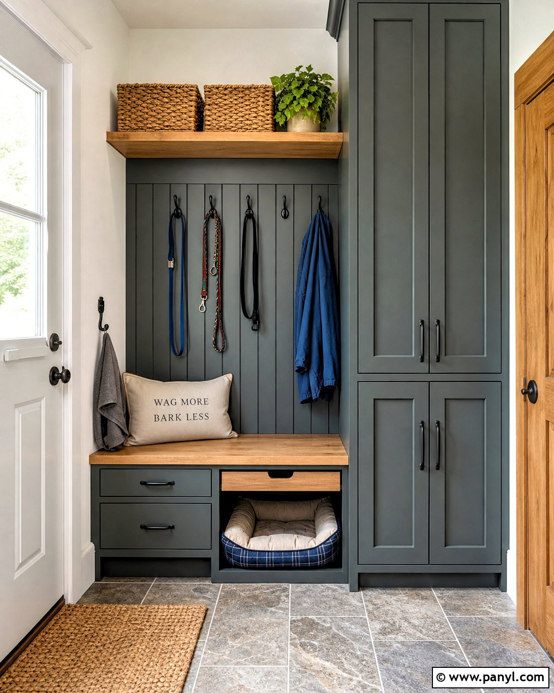 Small Mudroom With Pet Storage - 20 small mudroom ideas