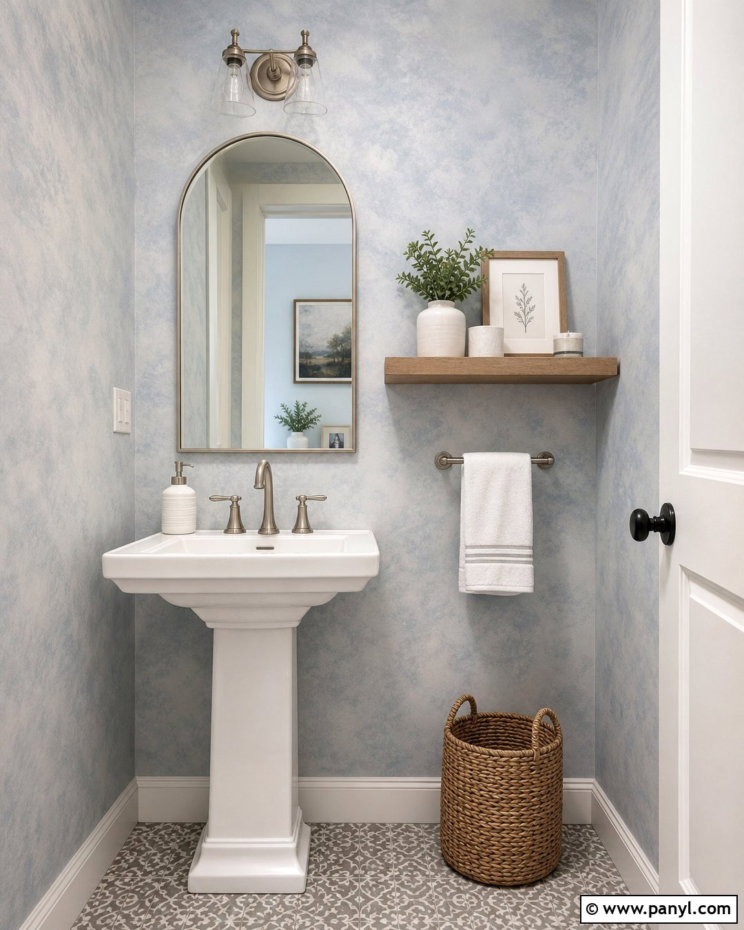 Sponge Painted Wall - 30 Paint On Wall Ideas