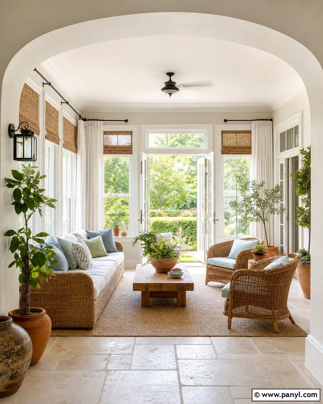 Sunroom With Alabaster Walls And White Trim - 35 Alabaster Walls With White Trim Ideas
