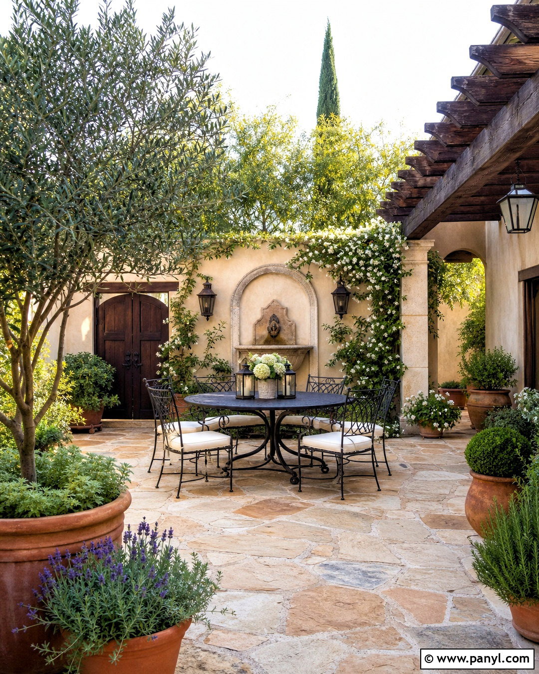 Tuscan Courtyard Patio - 20 tuscan decor ideas