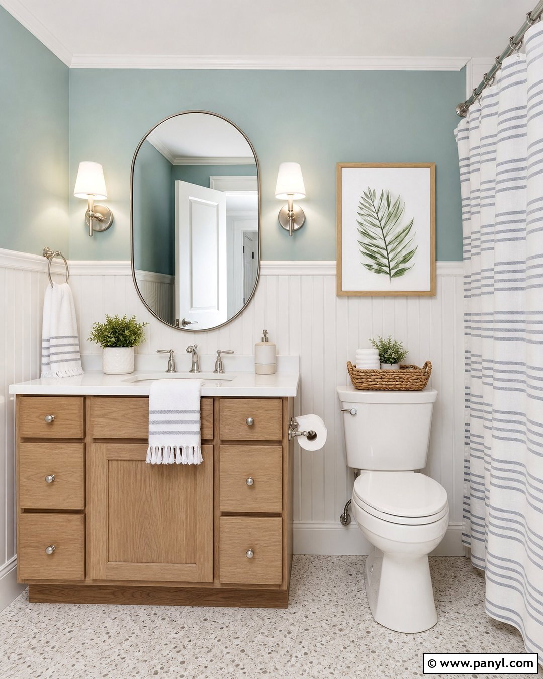 Two Tone Small Bathroom Walls - 25 Small Bathroom Wall Color Ideas