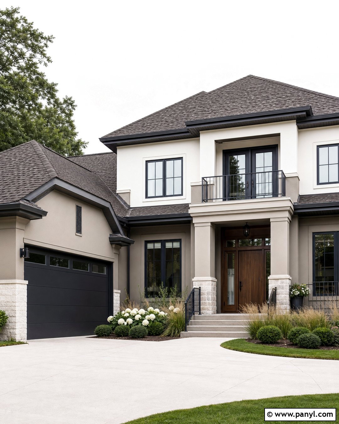 Two-Tone White And Greige Outside Wall Colour - 35 outside wall colour ideas