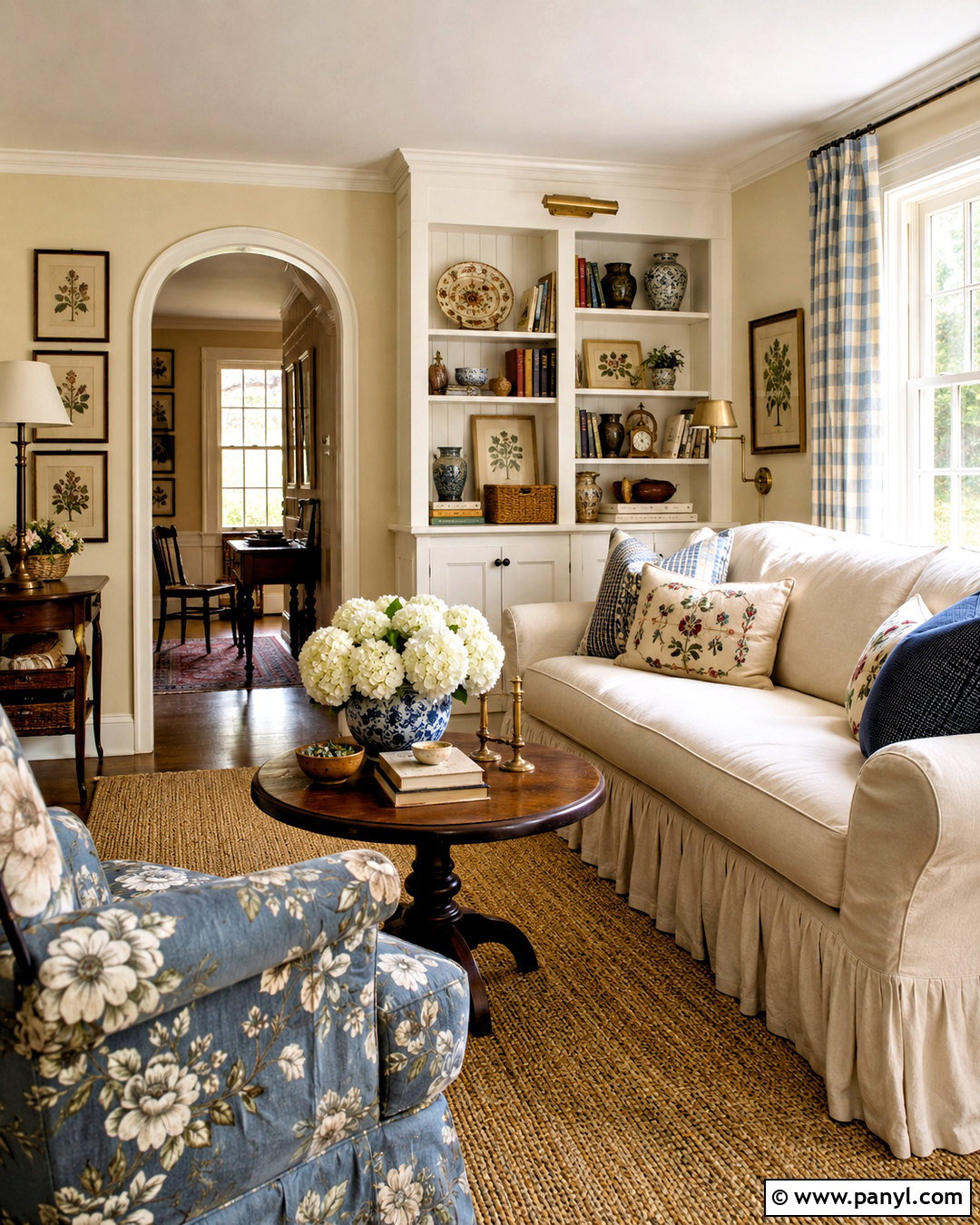 Warm White Cottage Room With White Trim - 20 Warm White Walls With White Trim Ideas