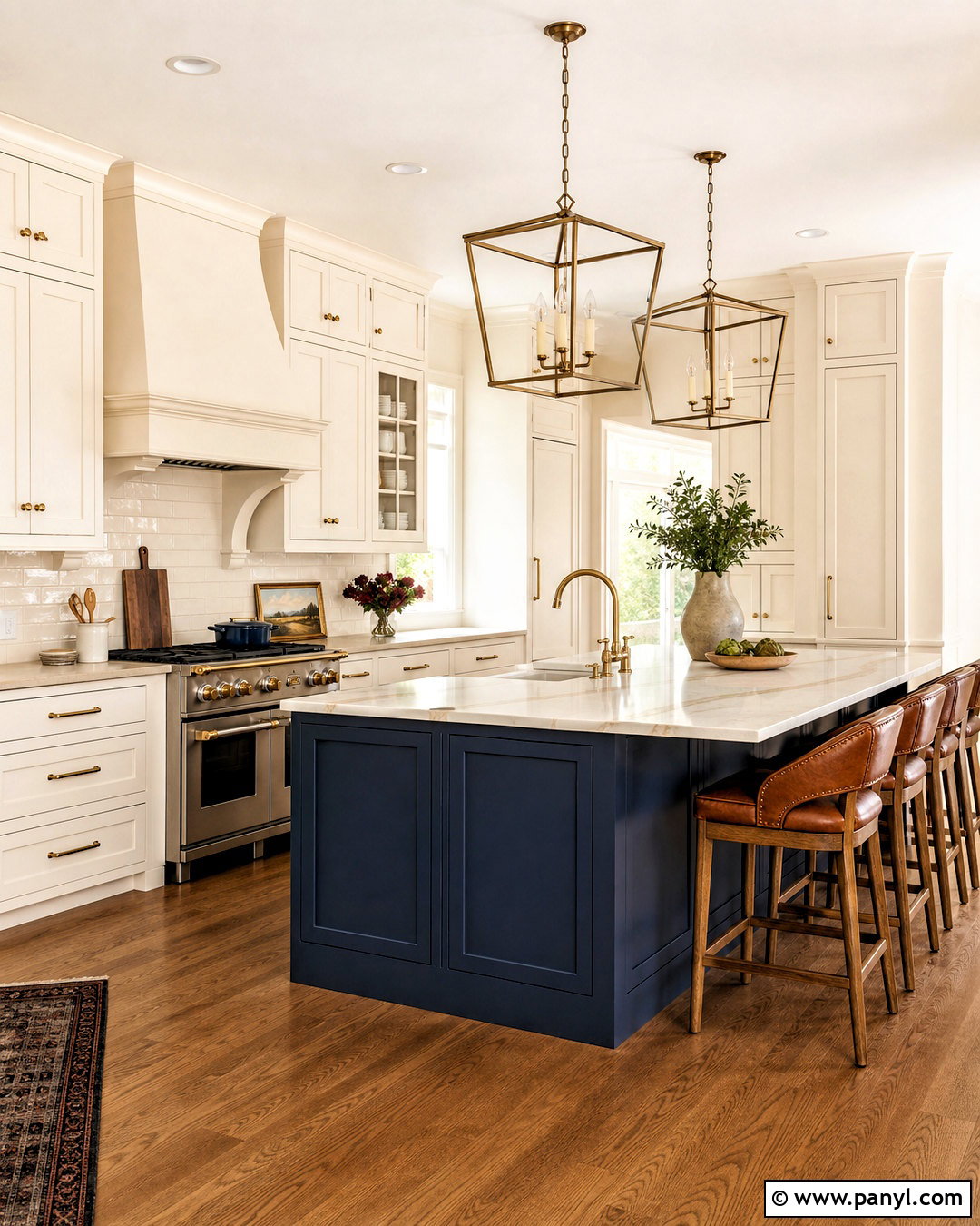 20 Warm White Kitchen Cabinets for a Timeless, Cozy Look