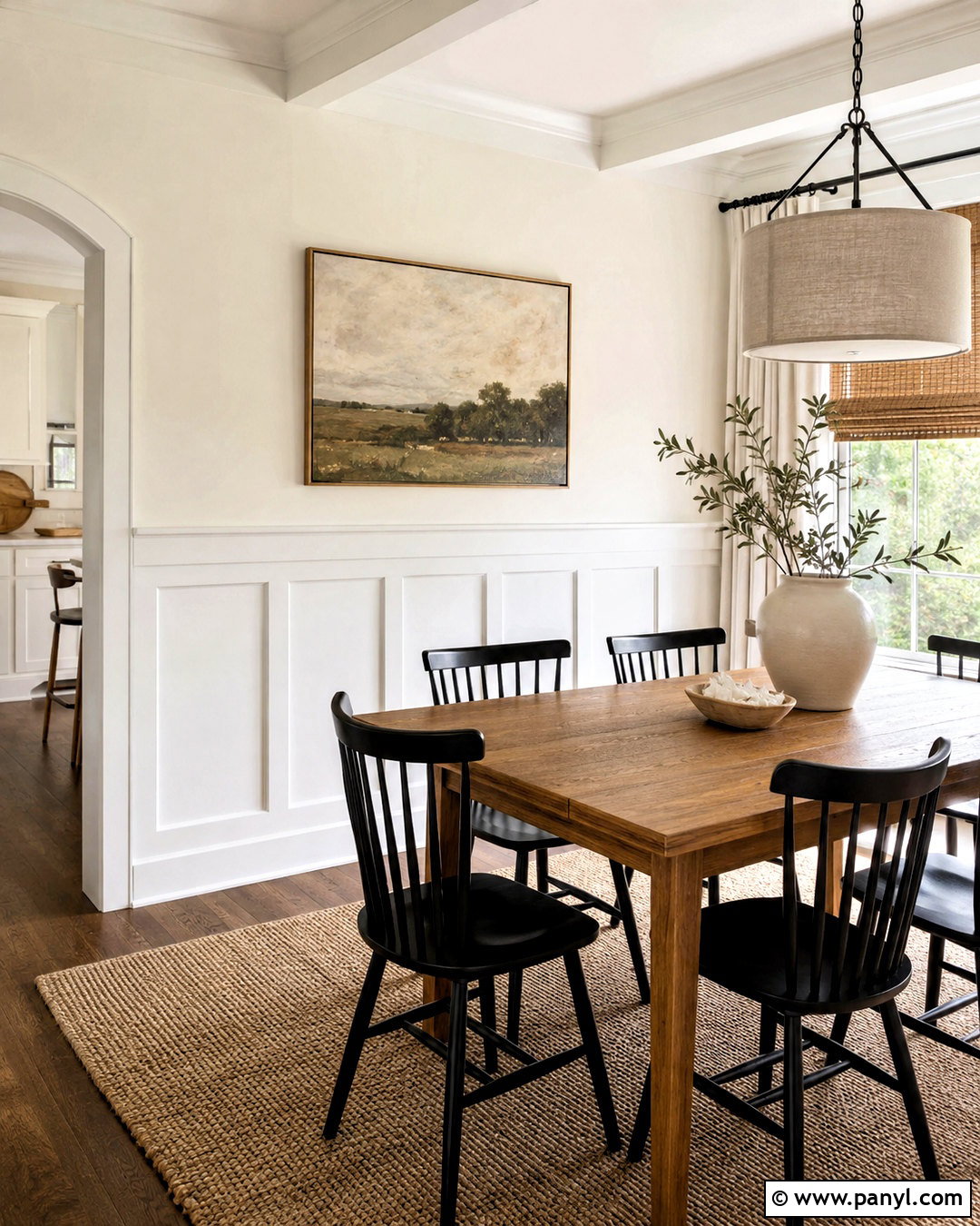 Warm White Walls With White Board And Batten - 20 Warm White Walls With White Trim Ideas