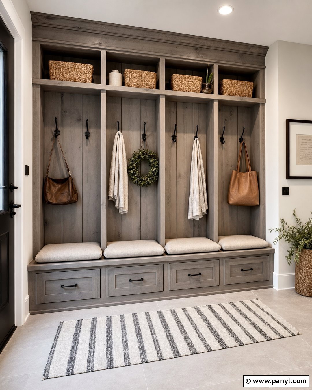 Weathered Gray Alder Wood Mudroom - 20 Alder Wood Color Ideas