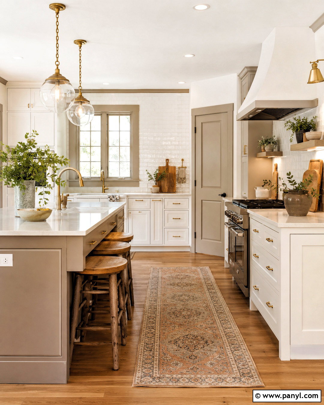 White Kitchen With Taupe Trim - 35 Taupe Trim White Walls