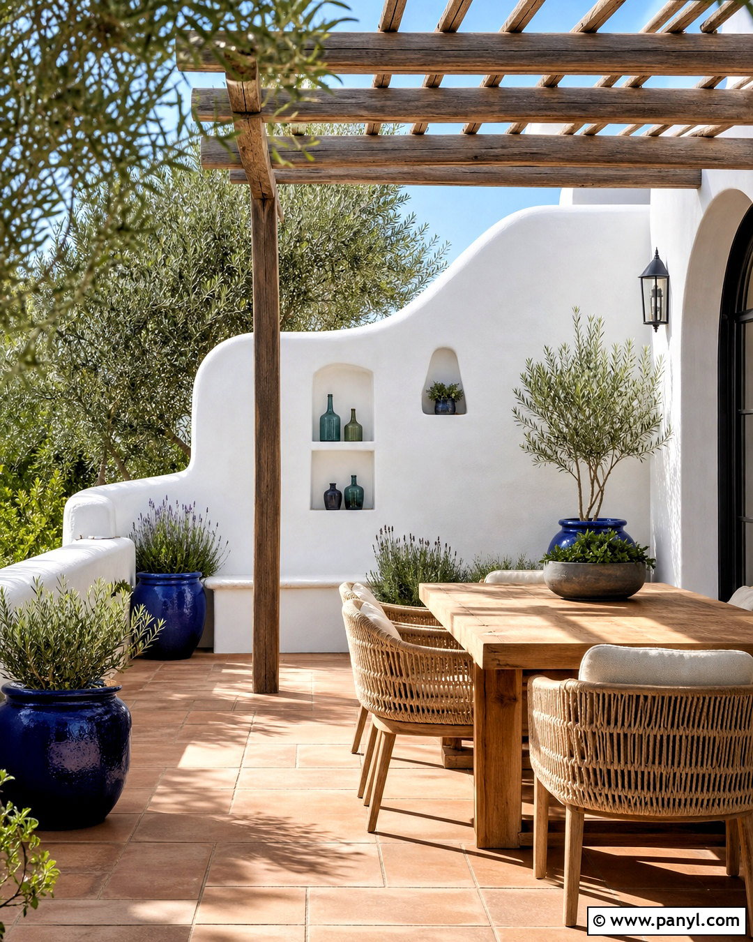 White Stucco Backyard Wall - 20 backyard wall design ideas