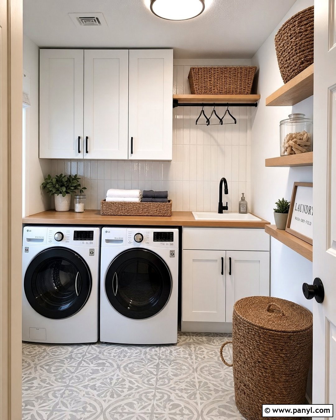 White Walls And Trim Laundry Room - 25 White Wall White Trim Ideas