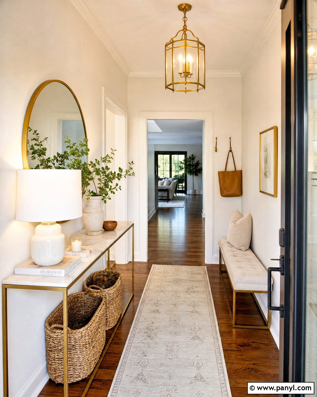 White and Gold Entryway - 20 white and gold interior design ideas