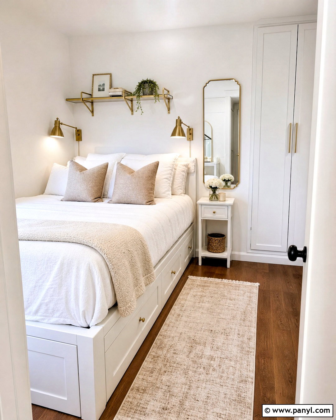 White and Gold Small Bedroom - 20 white and gold interior design ideas